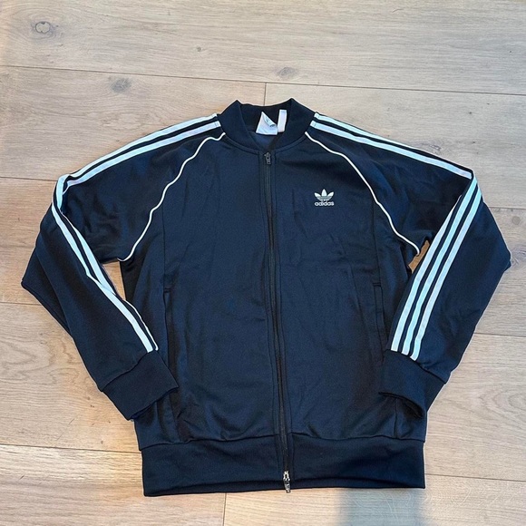 adidas Other - Men’s Adidas Zip-up Jacket
Great condition!!
